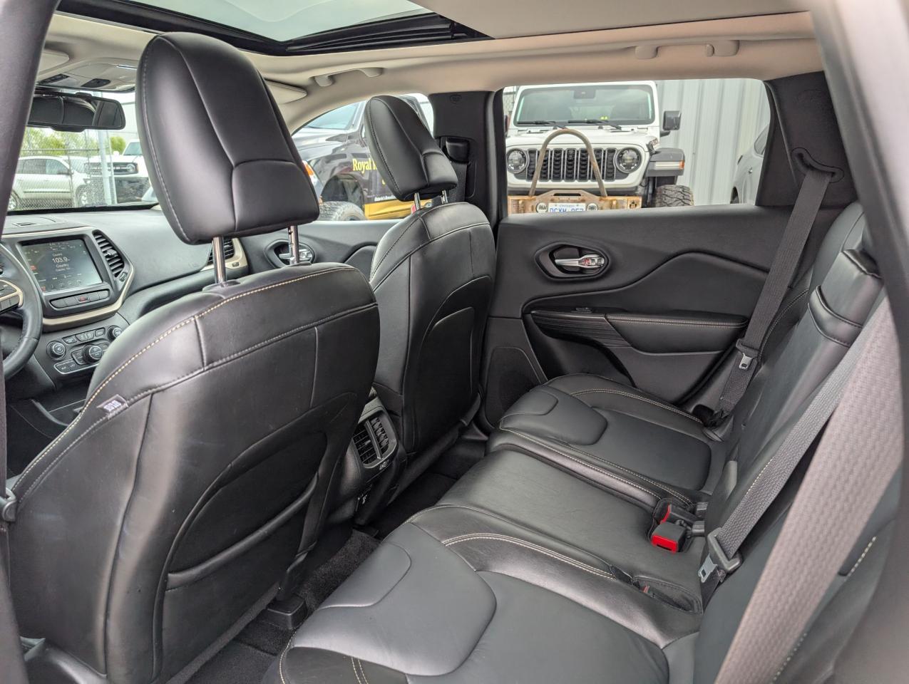 2015 Jeep Cherokee Limited - Photo #11