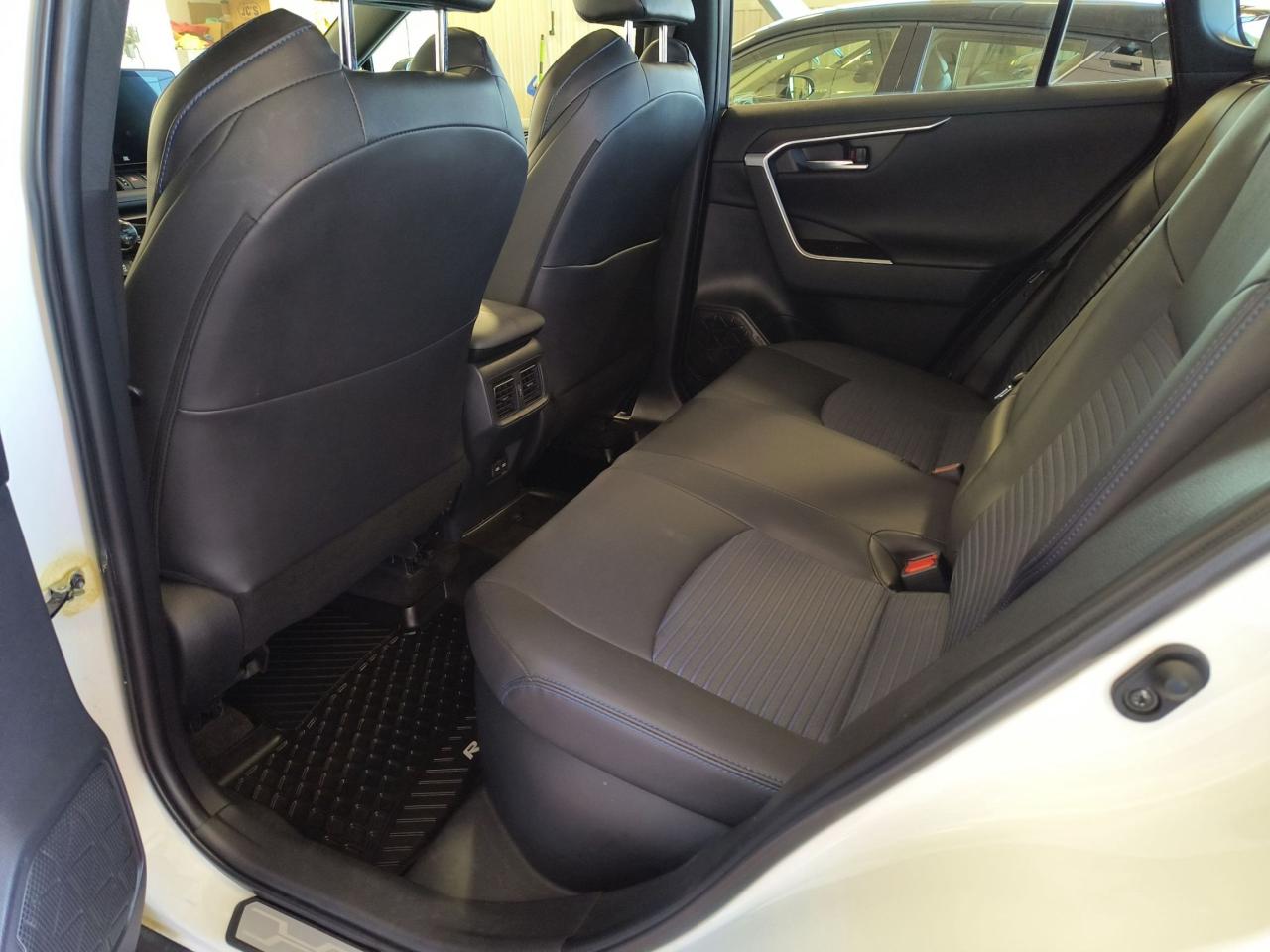 2023 Toyota RAV4 Hybrid XSE Photo