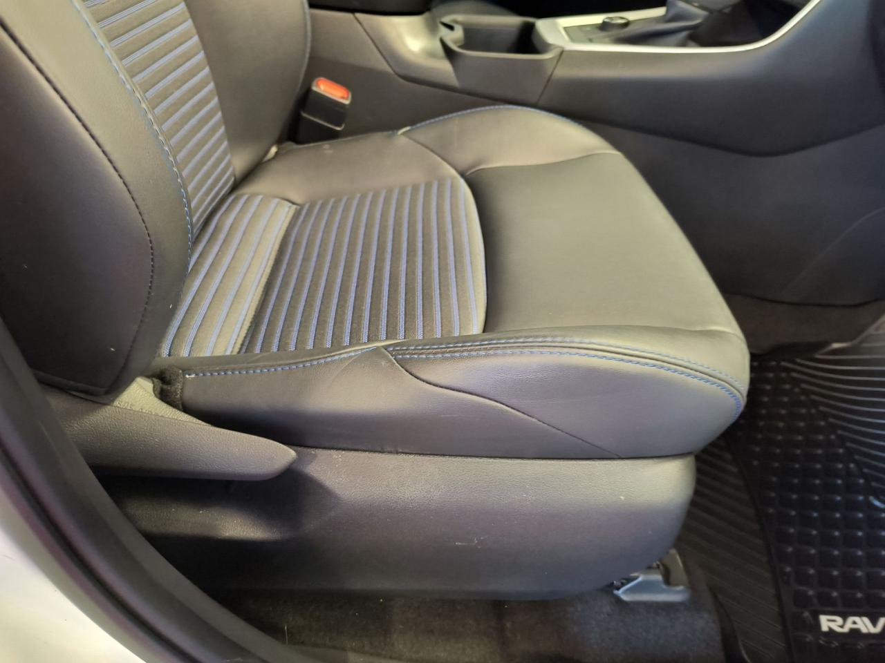 2023 Toyota RAV4 Hybrid XSE Photo