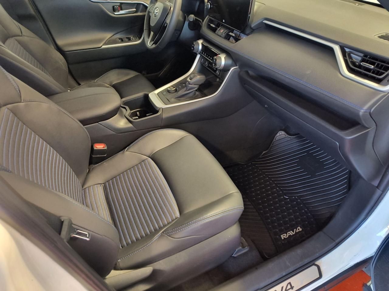 2023 Toyota RAV4 Hybrid XSE Photo