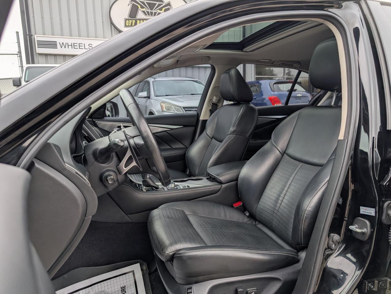 2016 Infiniti Q50 3.0T - Photo #18
