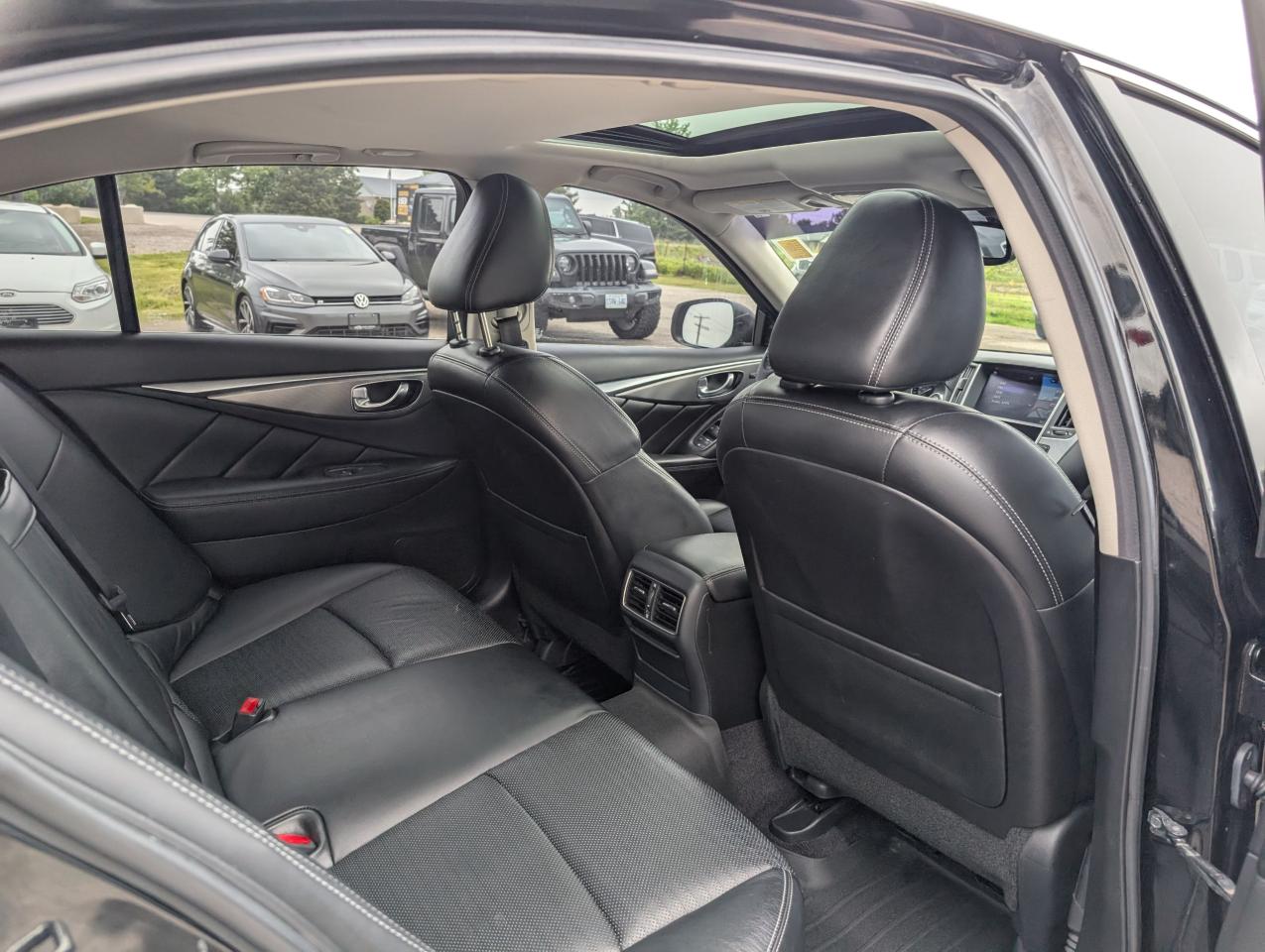 2016 Infiniti Q50 3.0T - Photo #26