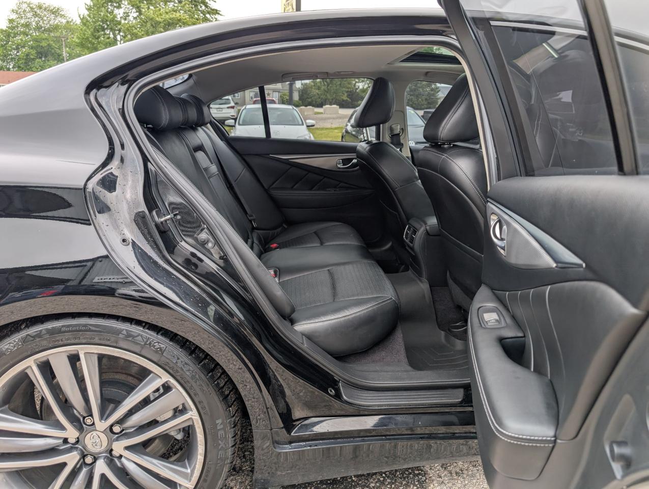 2016 Infiniti Q50 3.0T - Photo #24