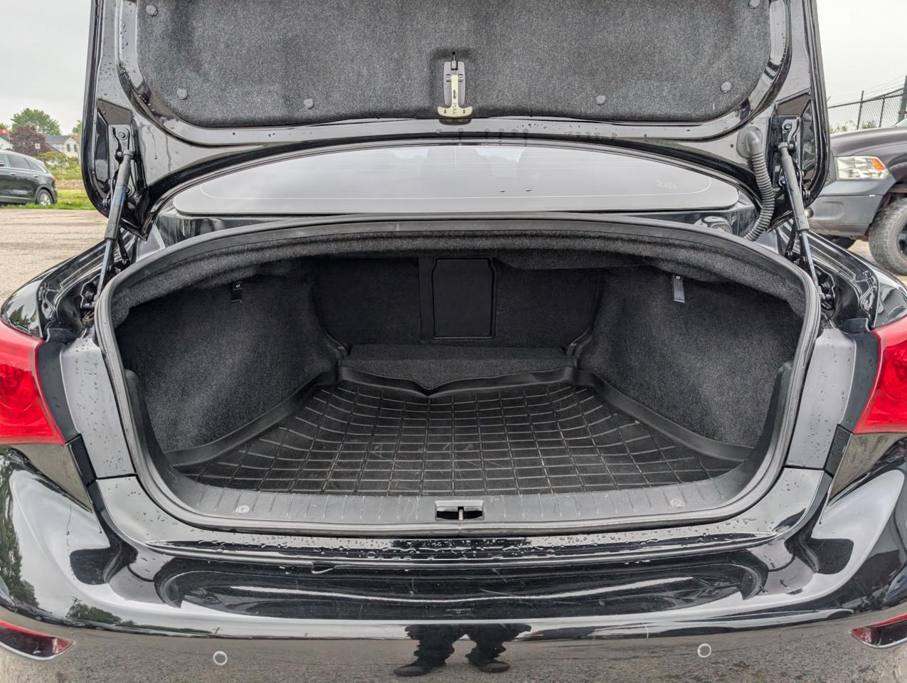 2016 Infiniti Q50 3.0T - Photo #23