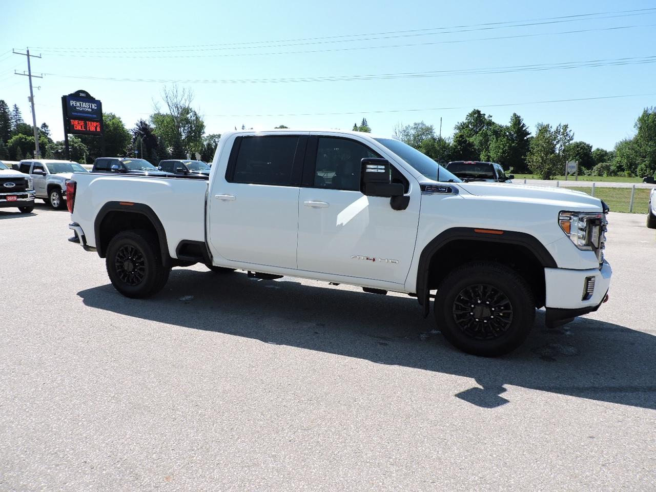 2022 GMC Sierra 2500 AT4 6.6L Gas 4X4 Leather Factory 5Th Wheel Pkg Photo2