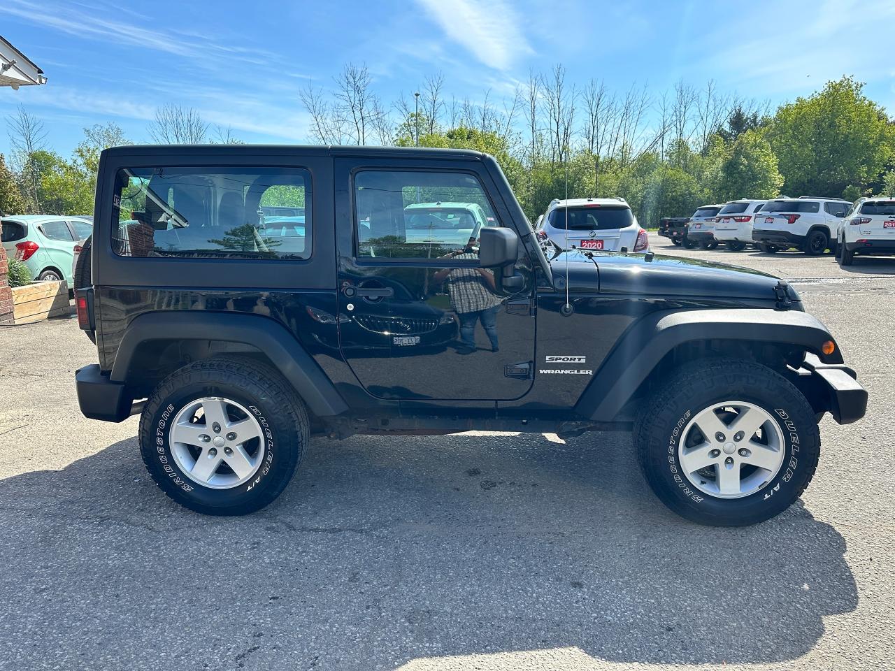 2017 Jeep Wrangler SPORT 6-Speed Cloth A/C Bluetooth FM/XM Alloys CD Photo4