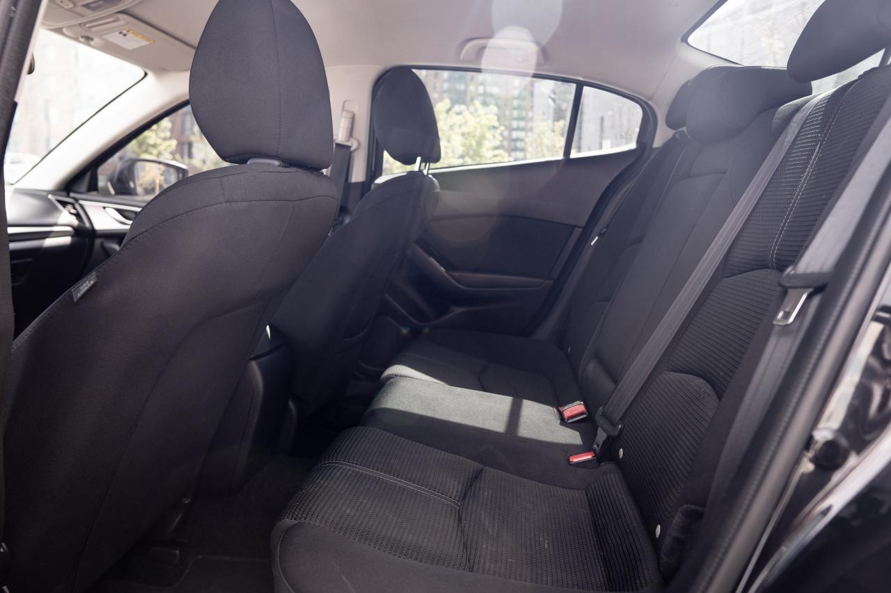 2018 Mazda MAZDA3 GS - Photo #9