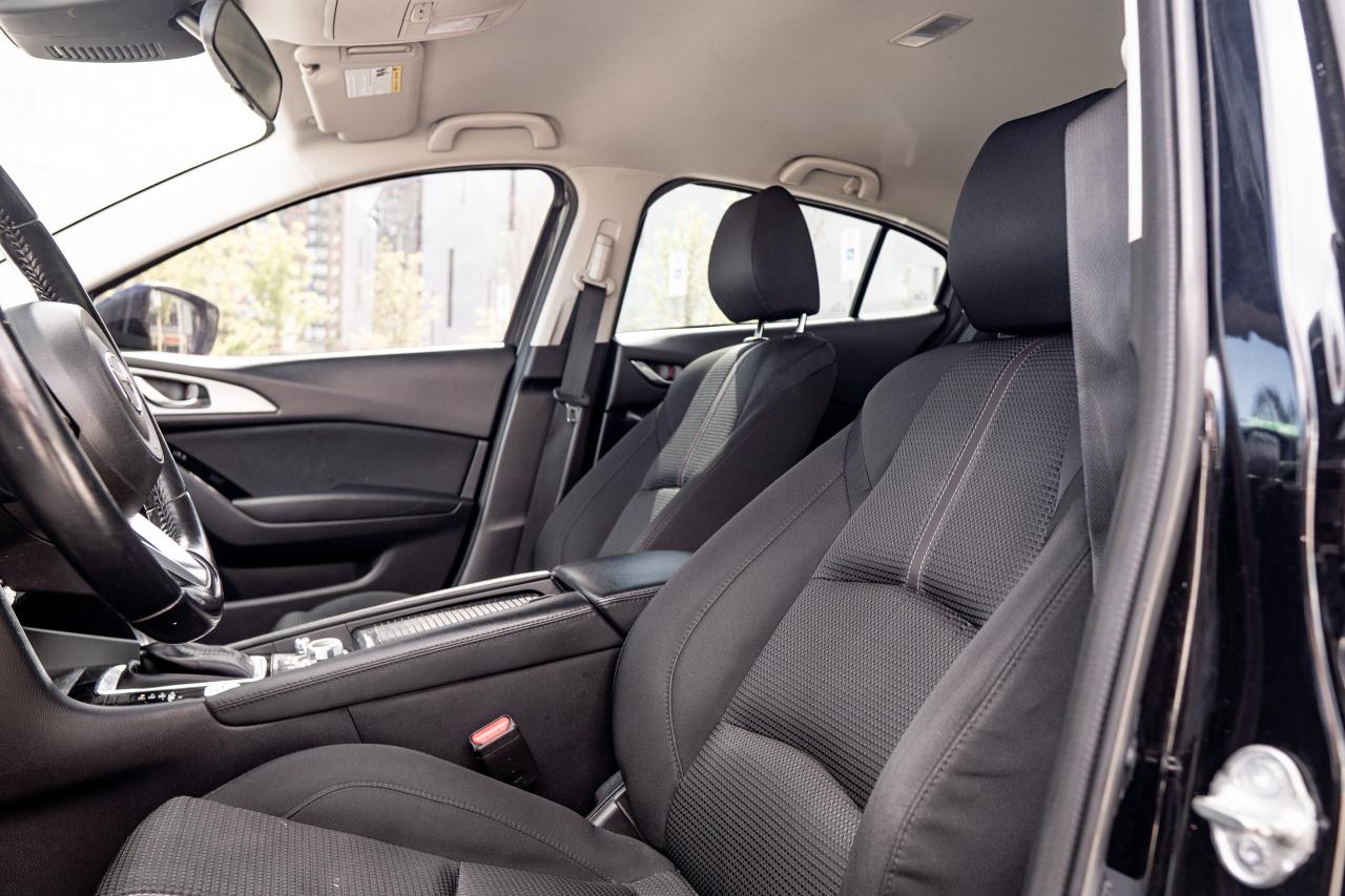 2018 Mazda MAZDA3 GS - Photo #8