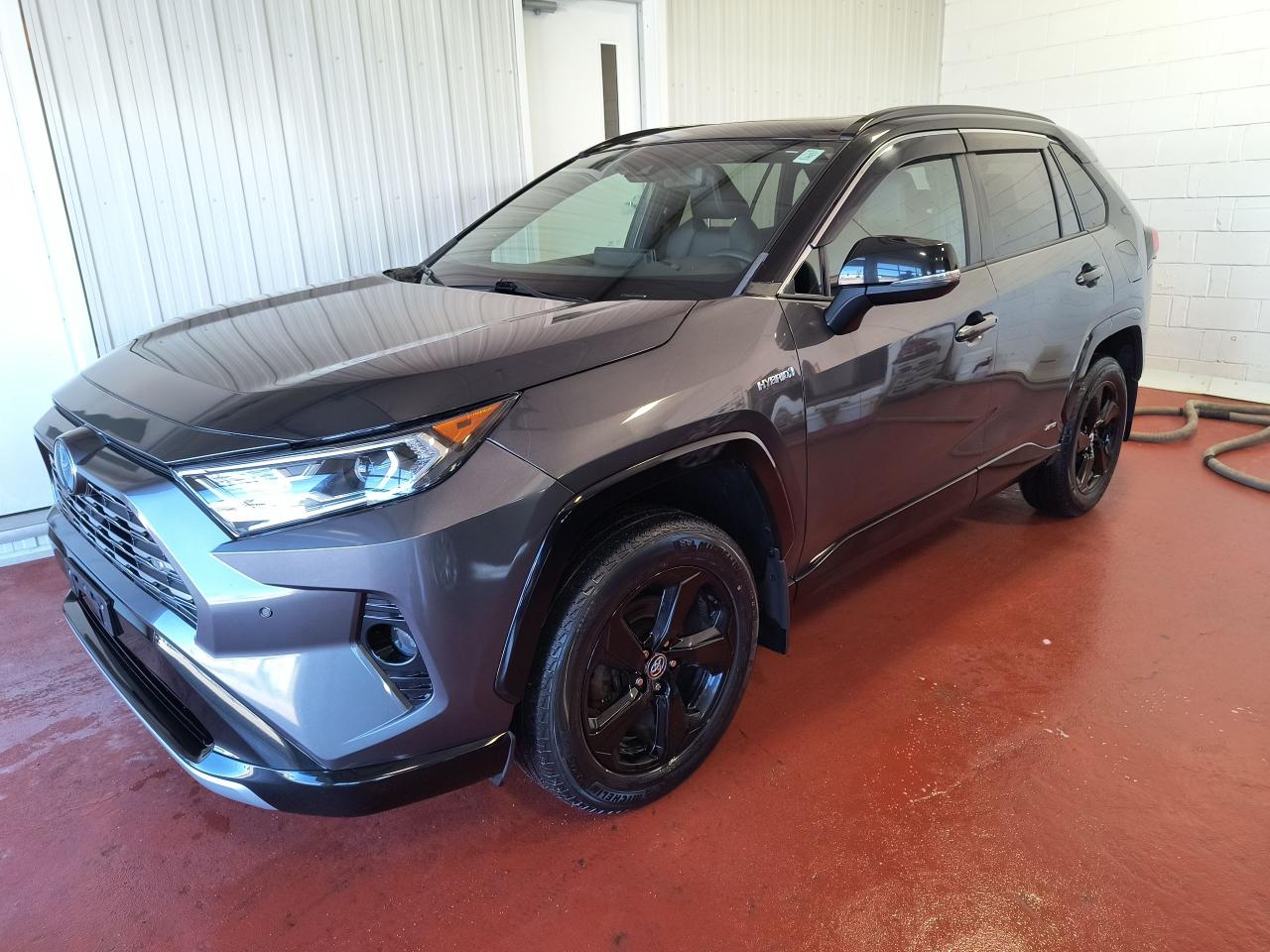 Used 2020 Toyota RAV4 Hybrid XSE for sale in Pembroke, ON