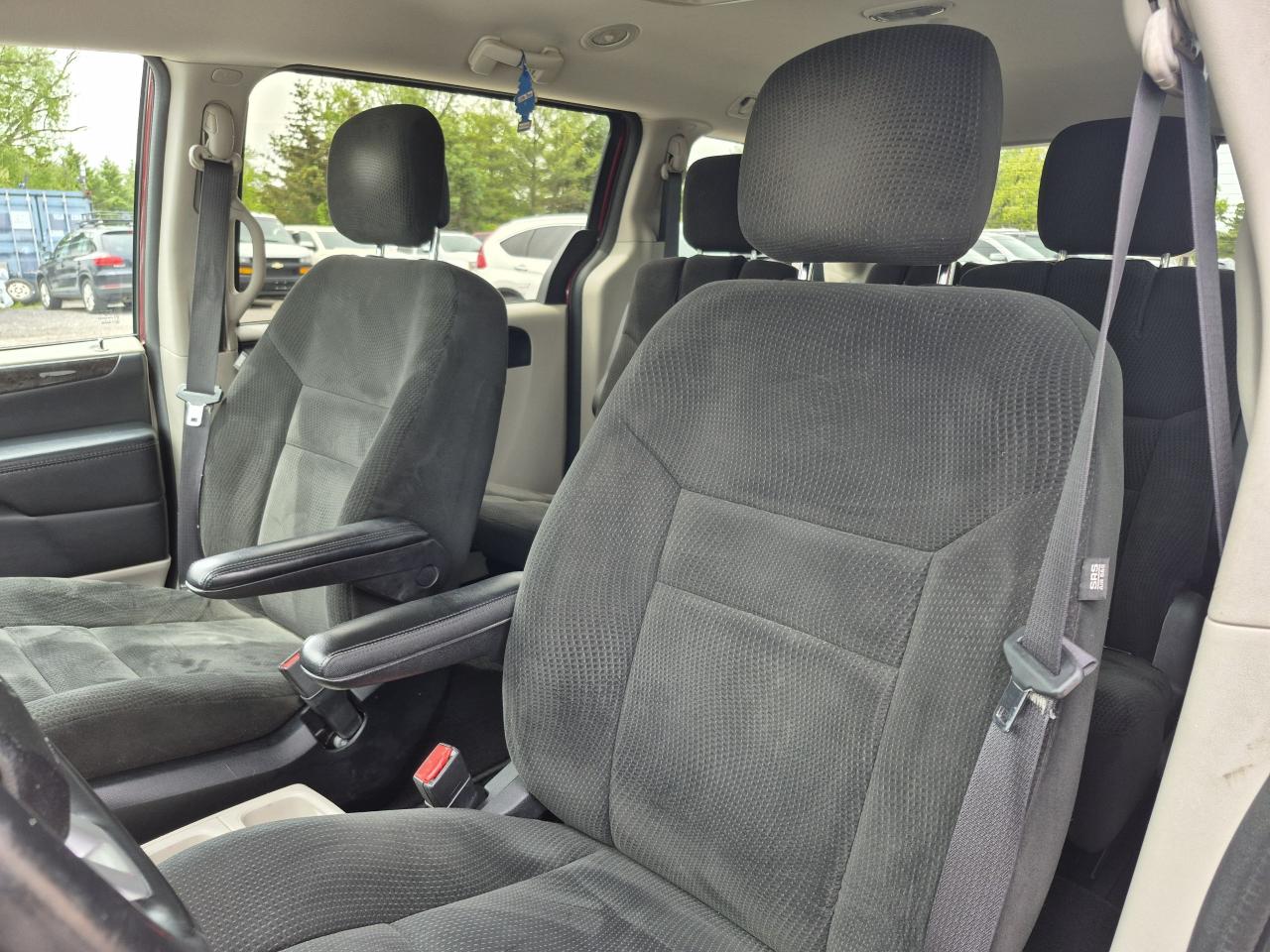 2016 Dodge Grand Caravan SXT CERTIFIED Photo11