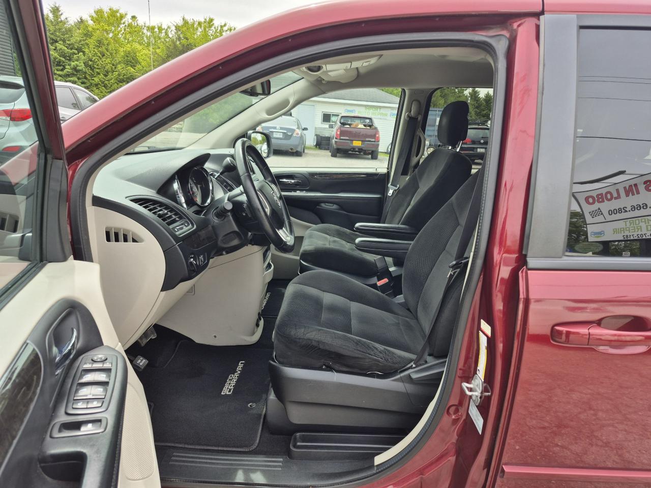 2016 Dodge Grand Caravan SXT CERTIFIED Photo9