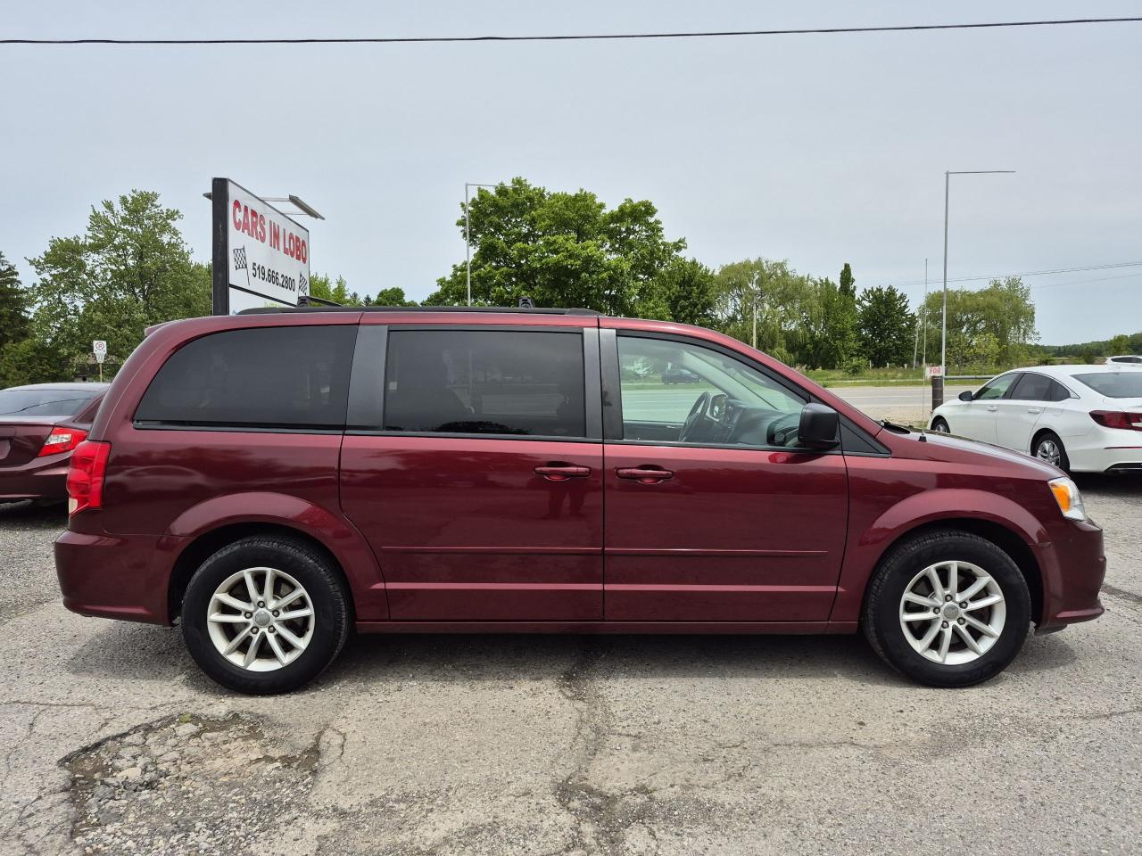 2016 Dodge Grand Caravan SXT CERTIFIED Photo2