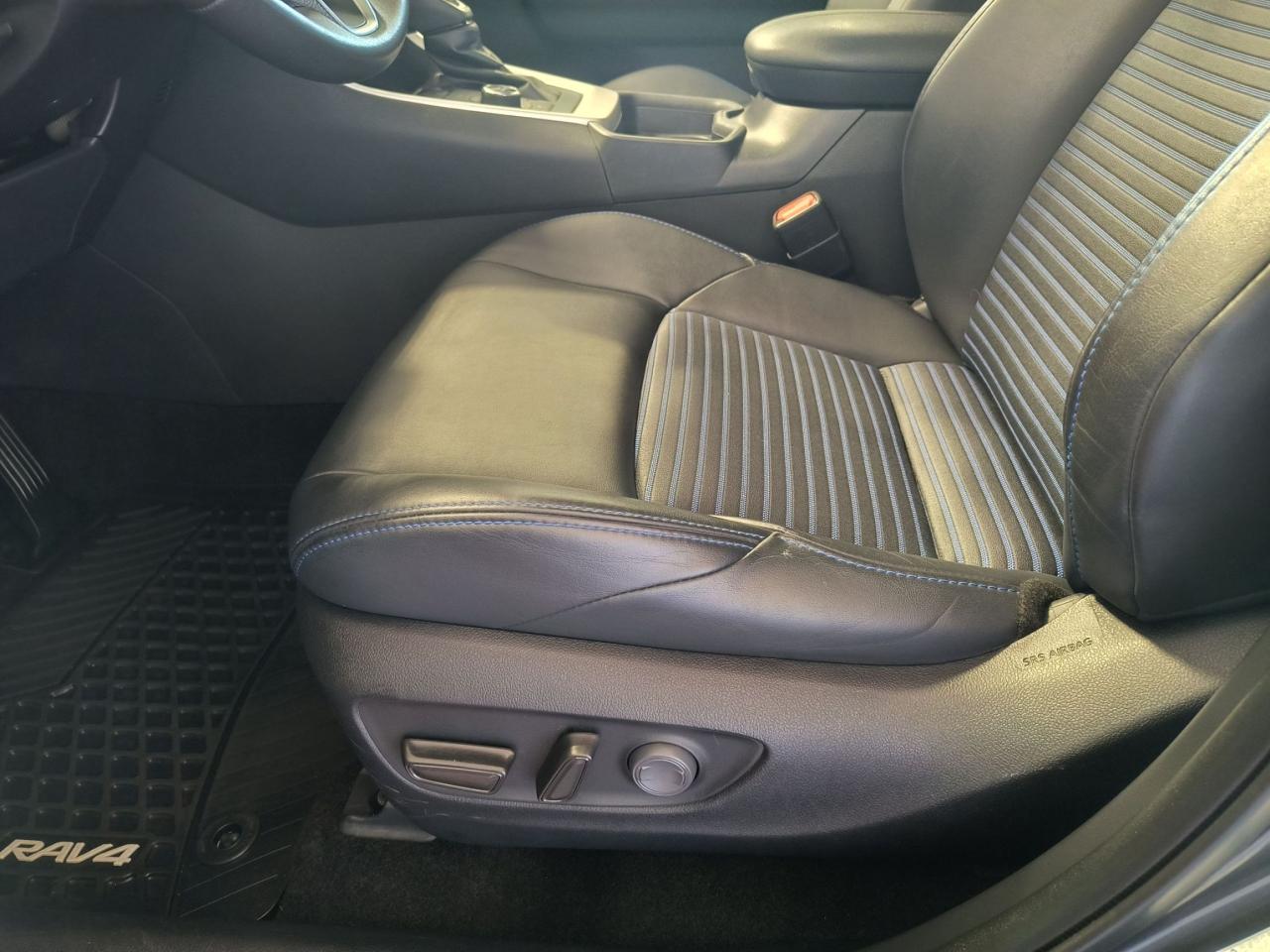 2020 Toyota RAV4 Hybrid XSE Photo