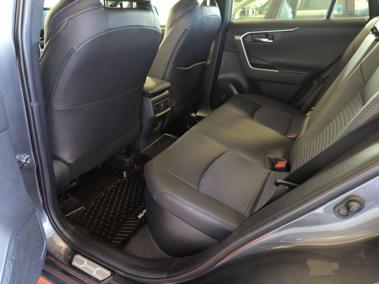 2020 Toyota RAV4 Hybrid XSE Photo