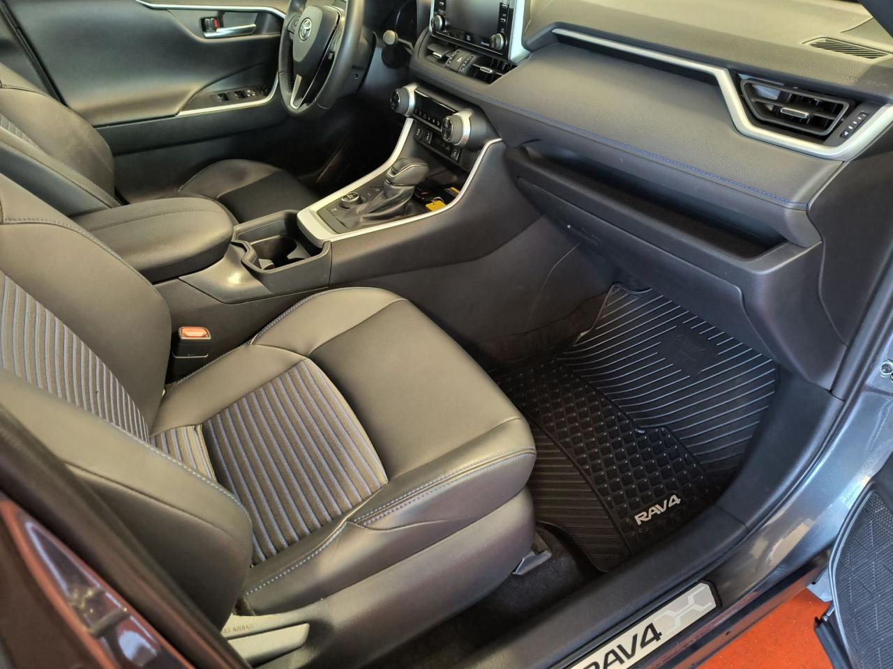 2020 Toyota RAV4 Hybrid XSE Photo