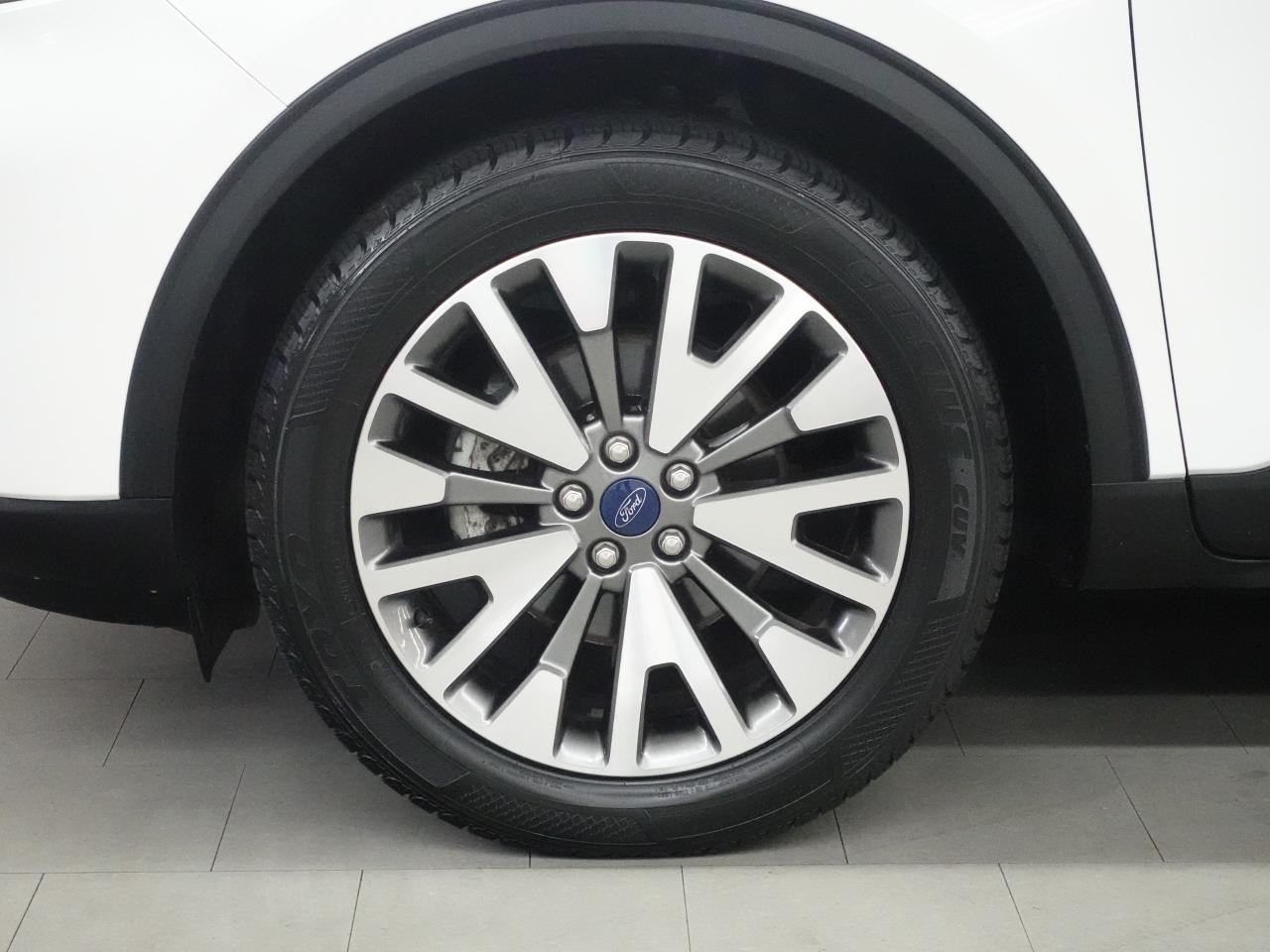 2022 Ford Escape TITANIUM | AWD | Nav | Leather | BSM | CarPlay