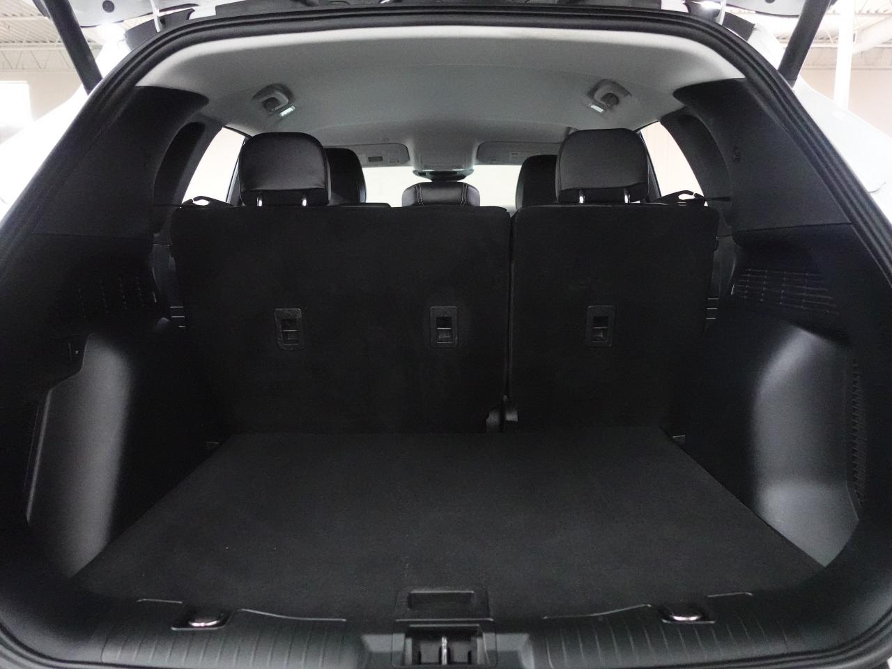 2022 Ford Escape TITANIUM | AWD | Nav | Leather | BSM | CarPlay