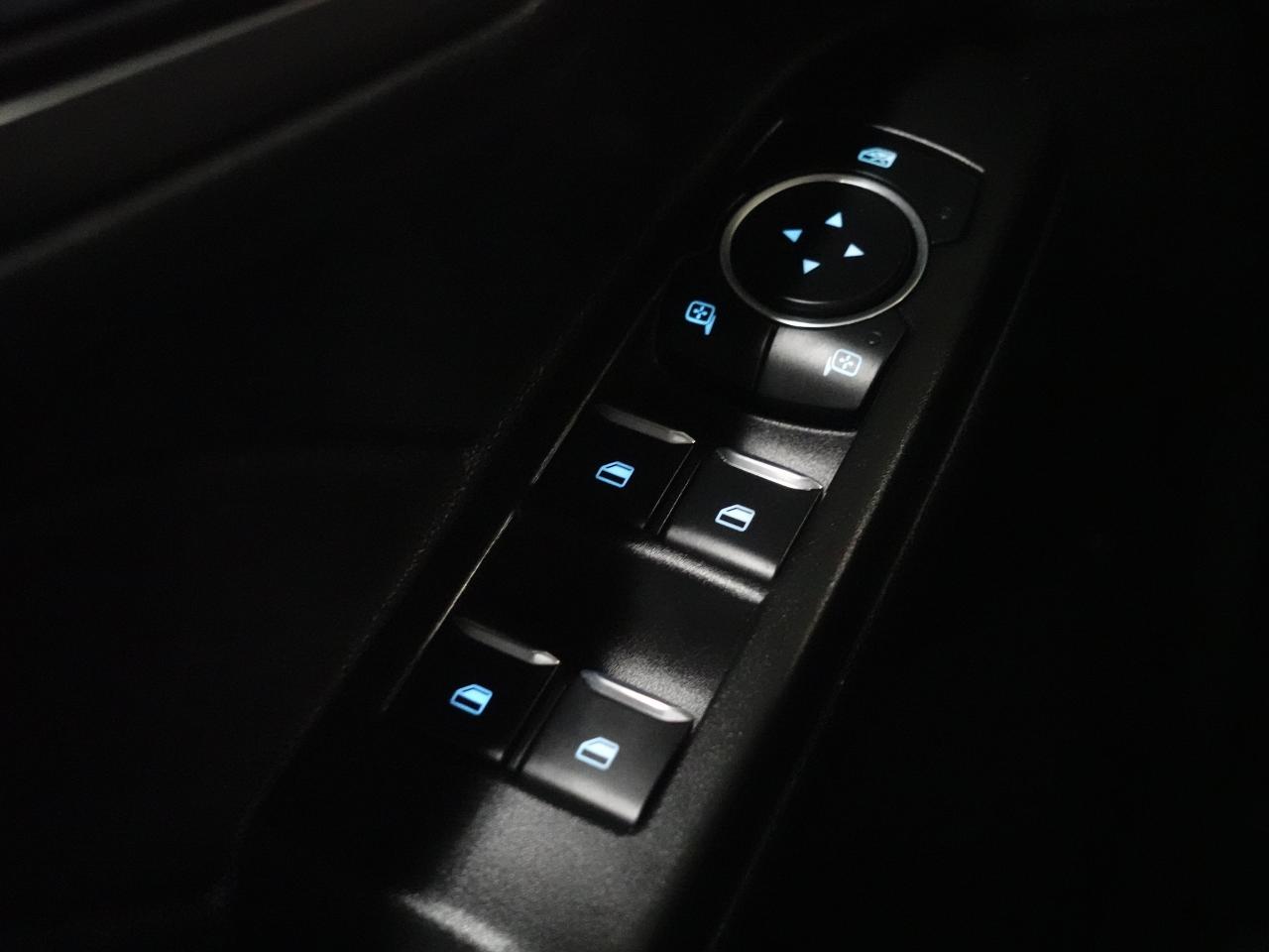2022 Ford Escape TITANIUM | AWD | Nav | Leather | BSM | CarPlay
