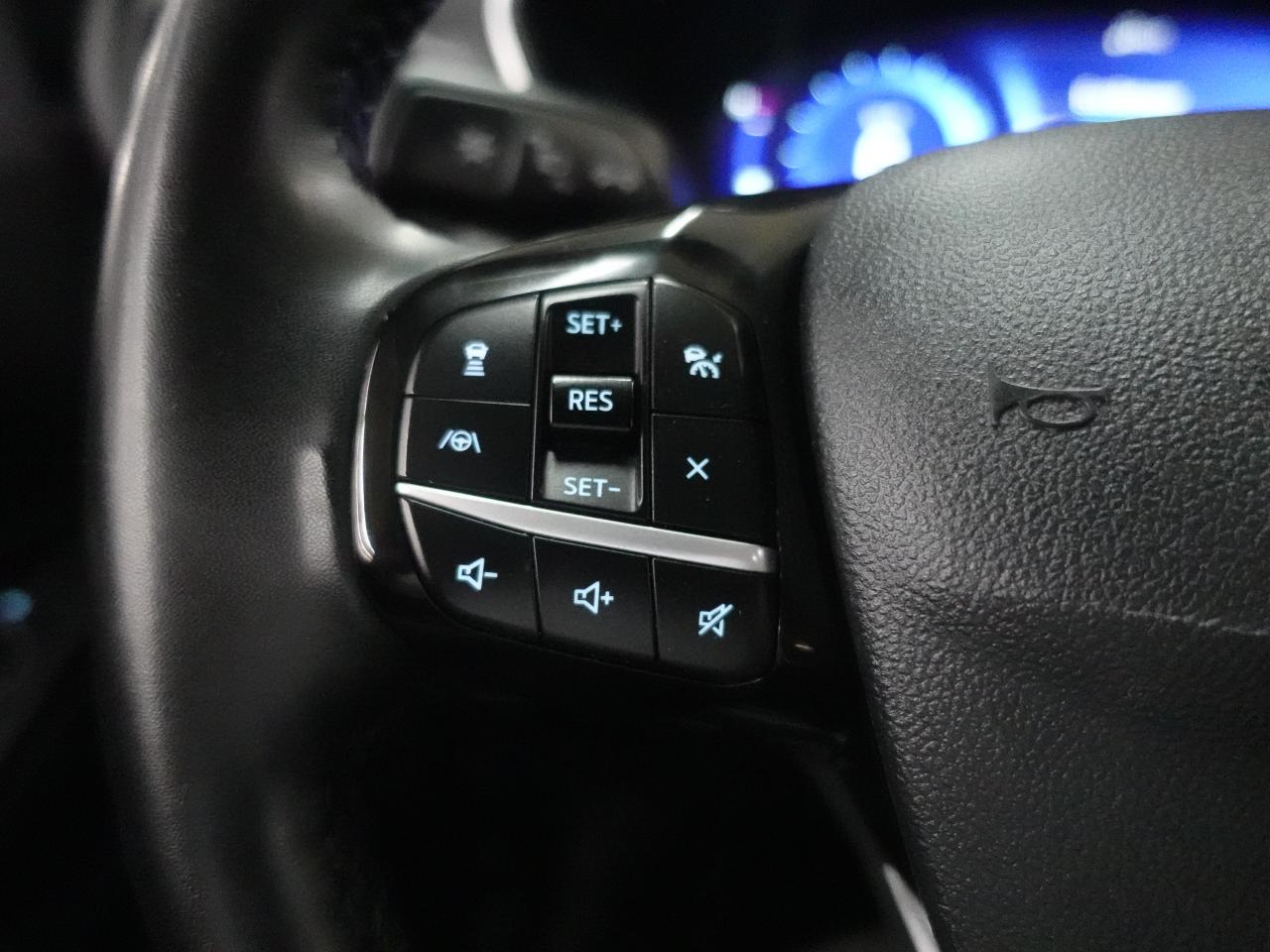 2022 Ford Escape TITANIUM | AWD | Nav | Leather | BSM | CarPlay