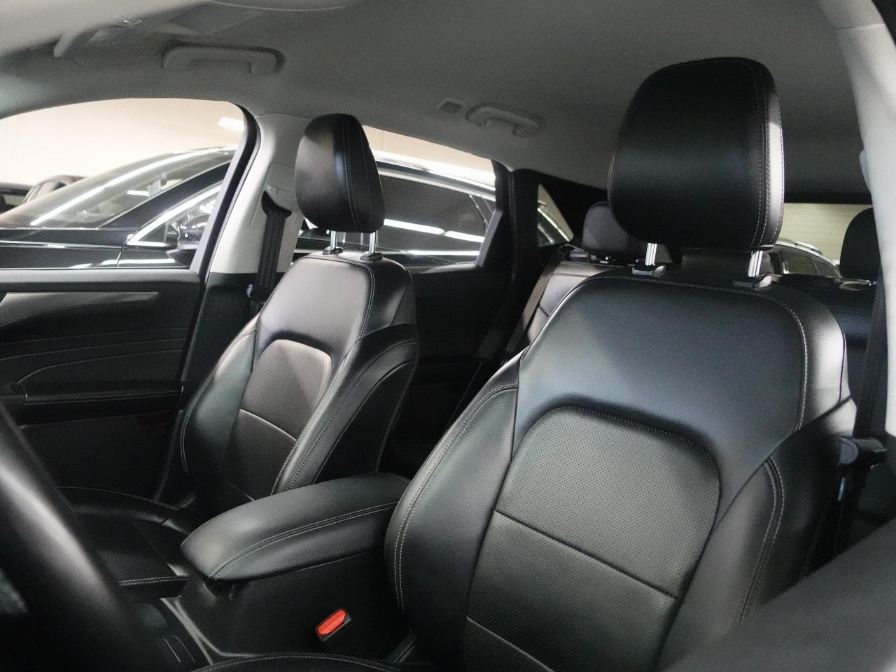 2022 Ford Escape TITANIUM | AWD | Nav | Leather | BSM | CarPlay