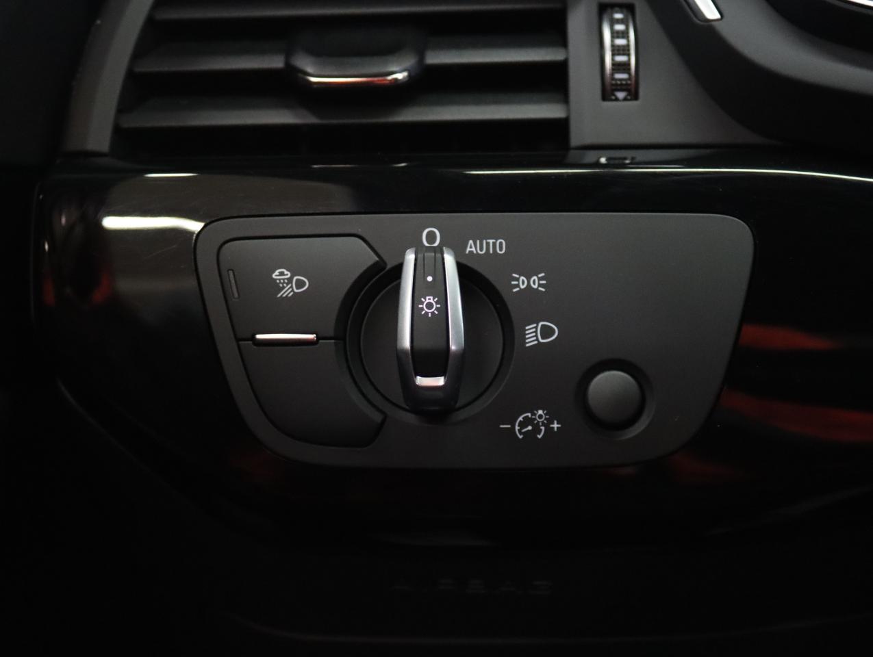 2021 Audi A4 PROGRESIV | AWD | Nav | Sunroof | BSM | CarPlay