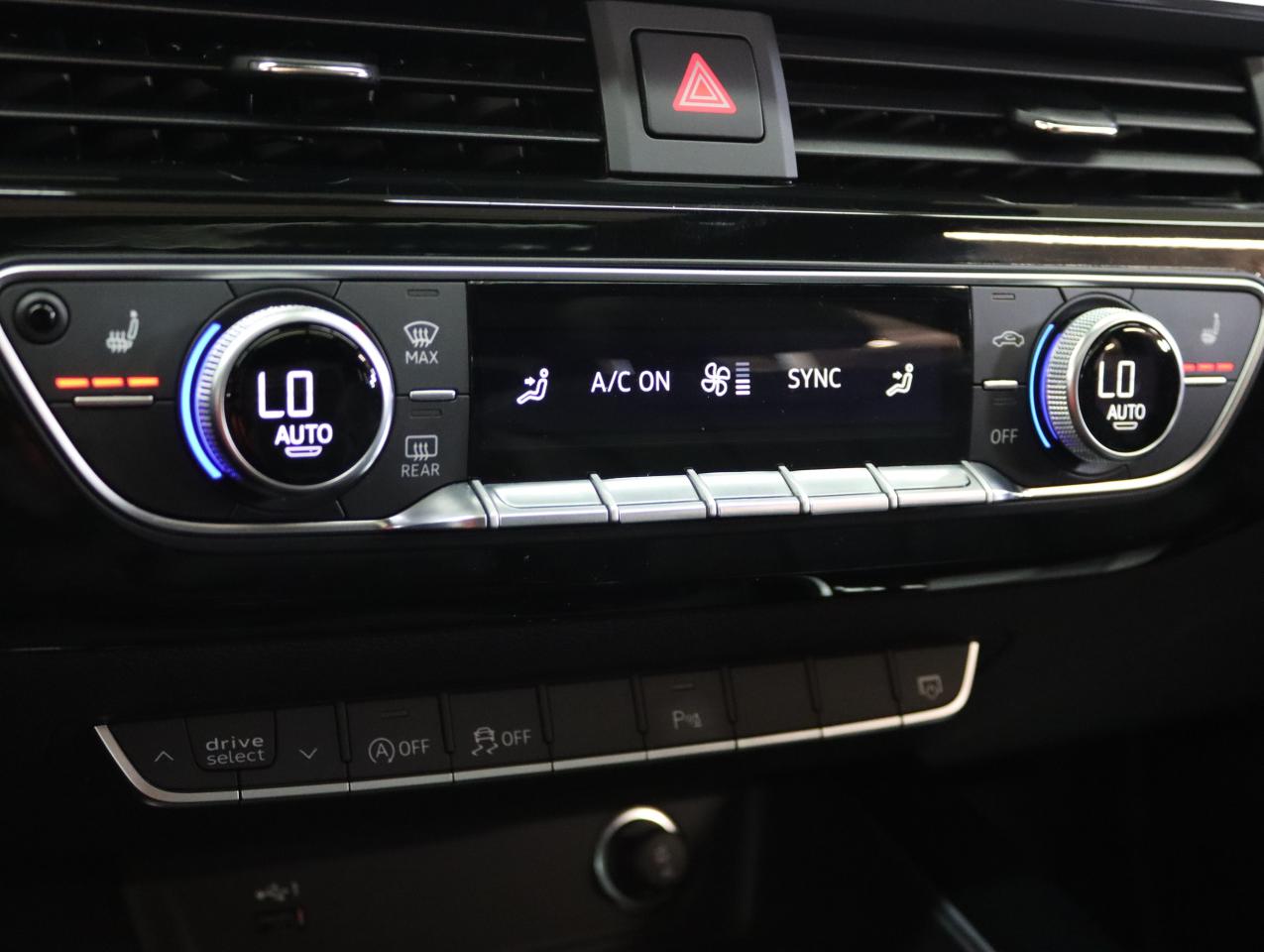 2021 Audi A4 PROGRESIV | AWD | Nav | Sunroof | BSM | CarPlay