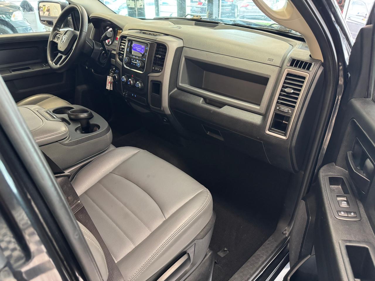2017 RAM 1500 ST 4WD Quad HEMI+New Brakes+Camera+CLEAN CARFAX Photo18