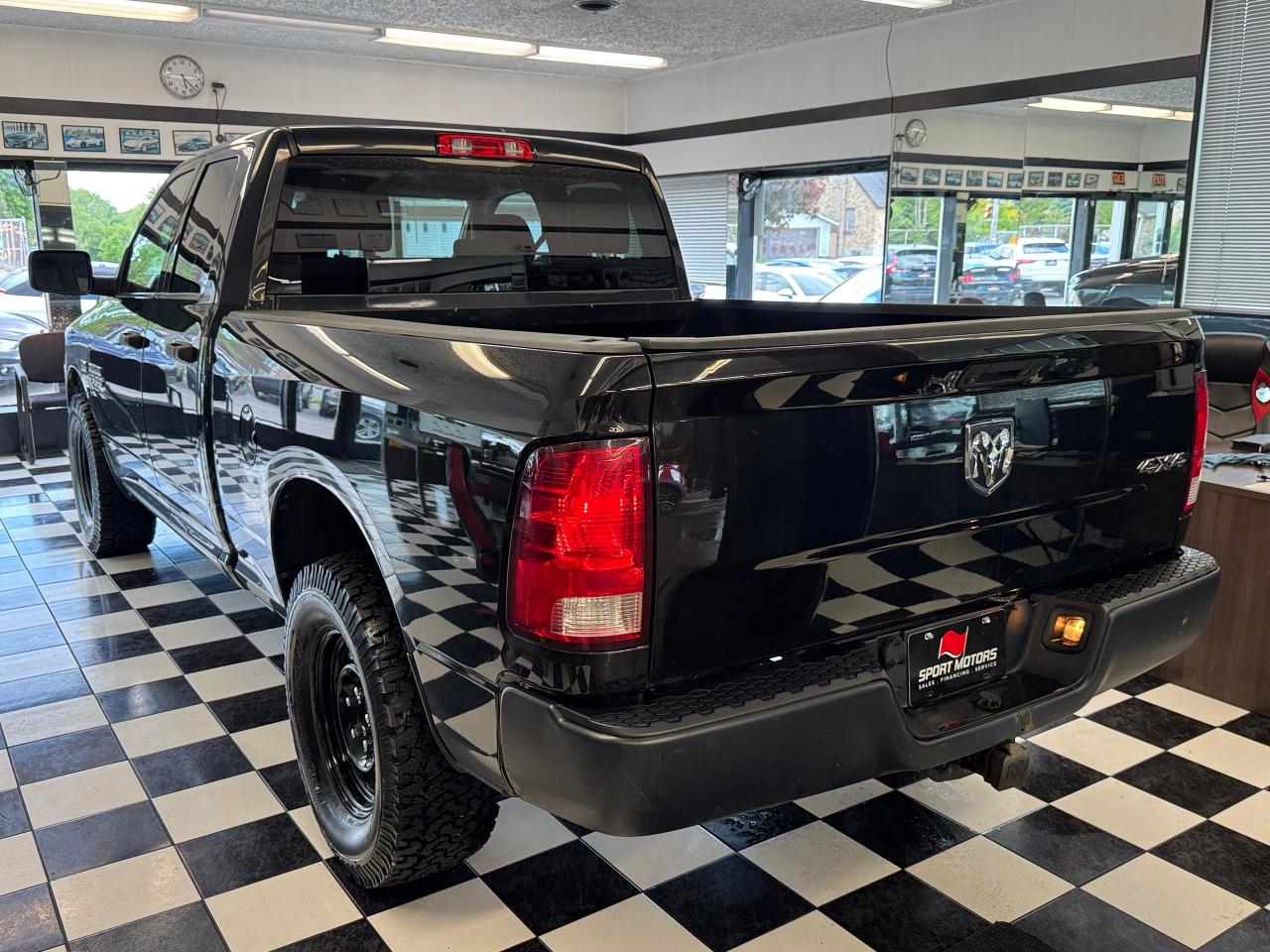 2017 RAM 1500 ST 4WD Quad HEMI+New Brakes+Camera+CLEAN CARFAX Photo6