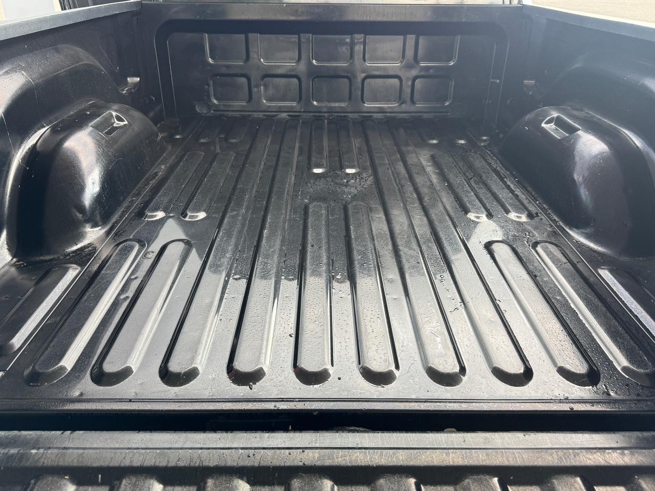 2017 RAM 1500 ST 4WD Quad HEMI+New Brakes+Camera+CLEAN CARFAX - Photo #23