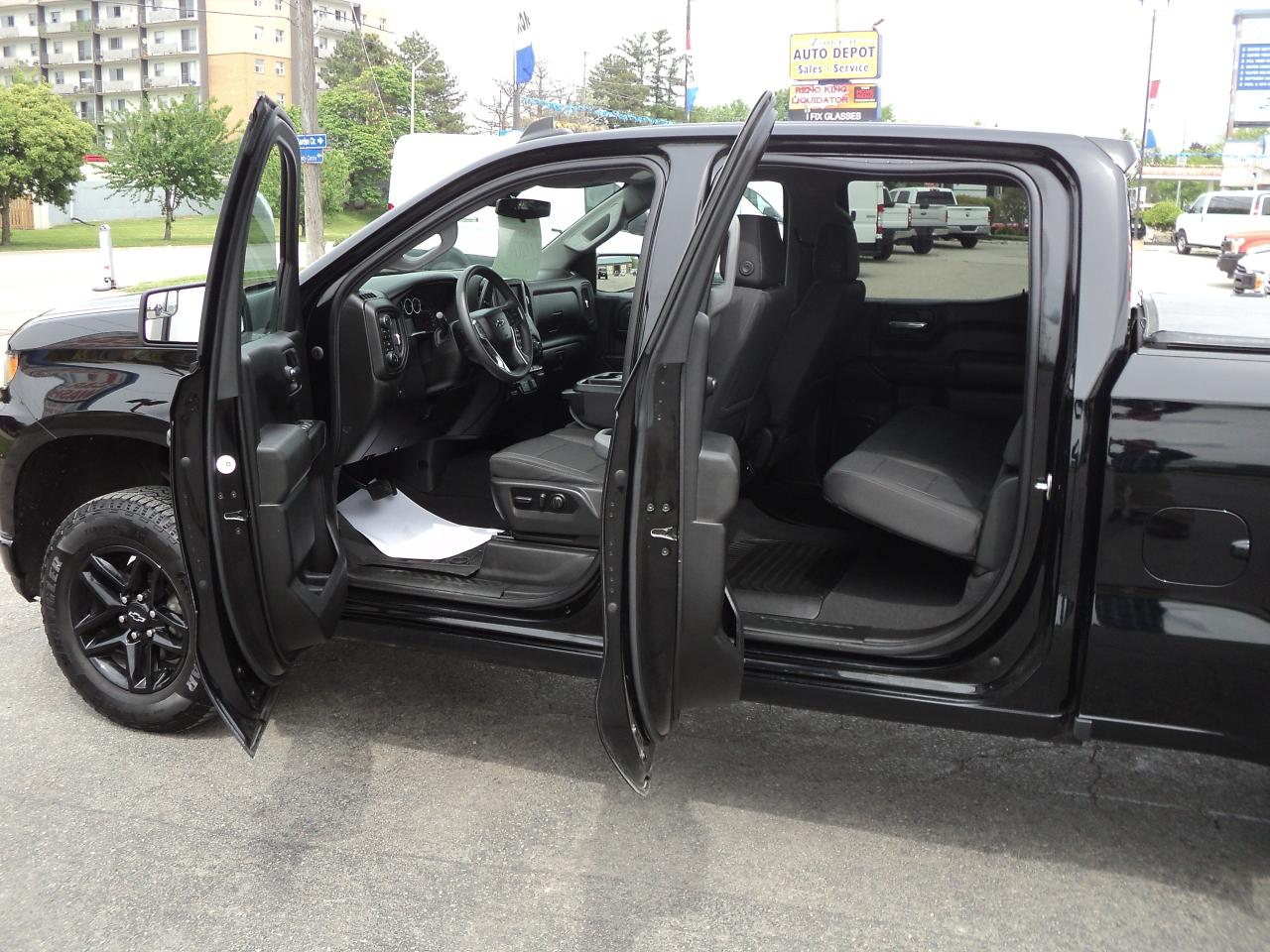 2022 Chevrolet Silverado 1500 CustomTrailBossCrewCab4x4 Z71 2.7L4cylGas 6'75"Box - Photo #9