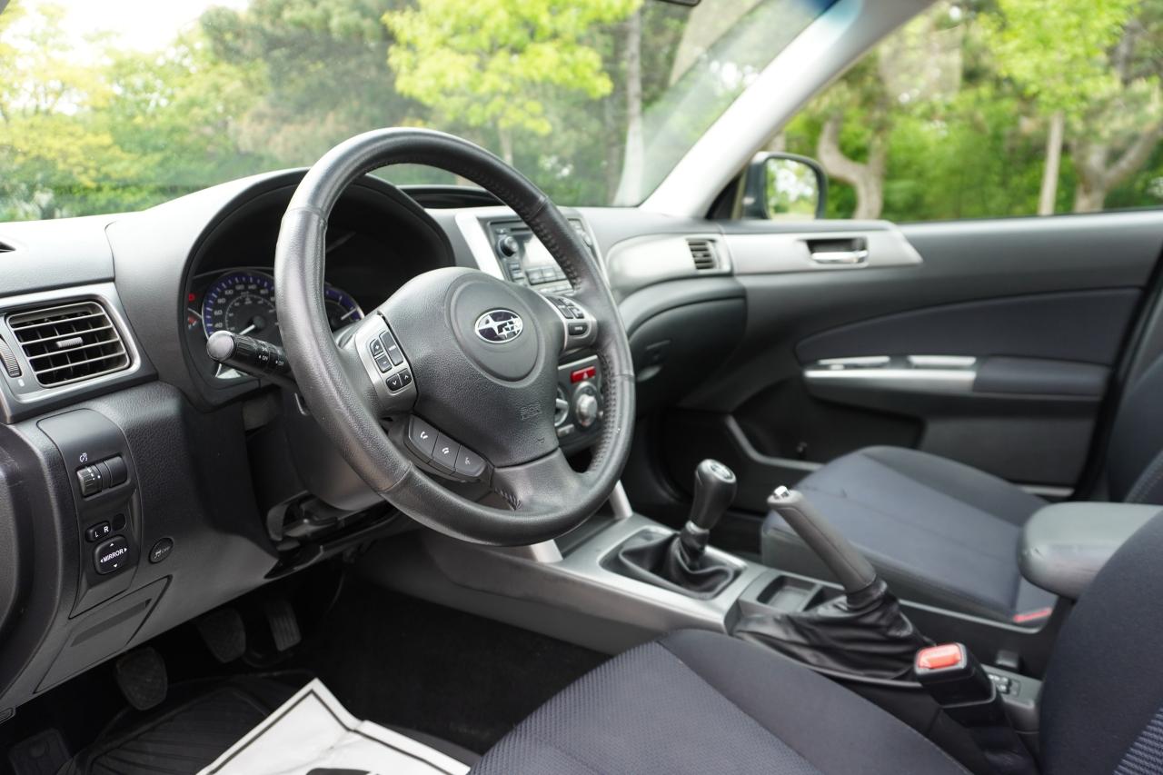 2012 Subaru Forester 5 SPEED MANUAL / TOURING / RECLINING REAR SEATS - Photo #11