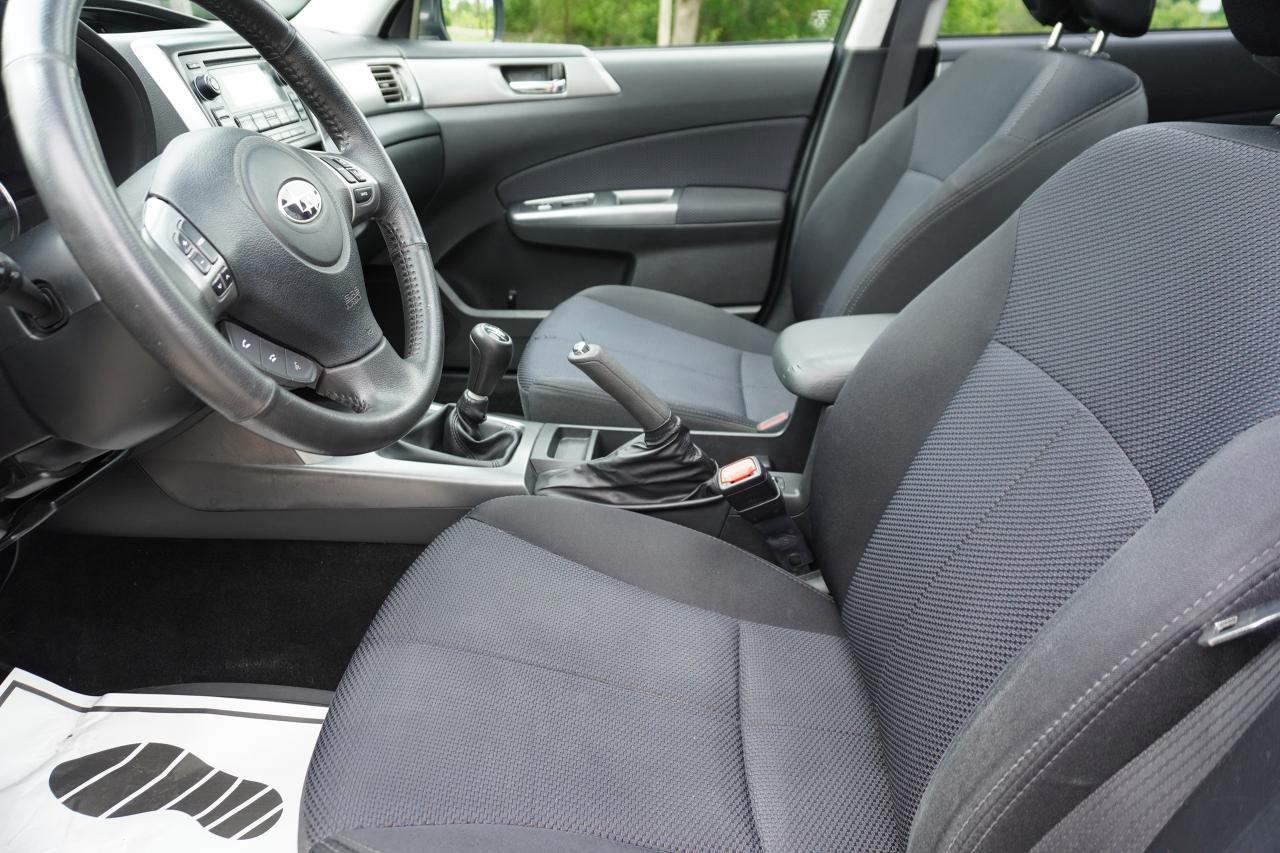 2012 Subaru Forester 5 SPEED MANUAL / TOURING / RECLINING REAR SEATS - Photo #9