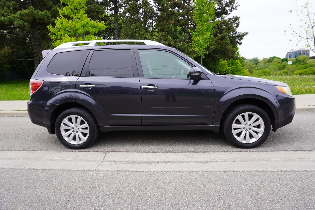 2012 Subaru Forester 5 SPEED MANUAL / TOURING / RECLINING REAR SEATS Photo4