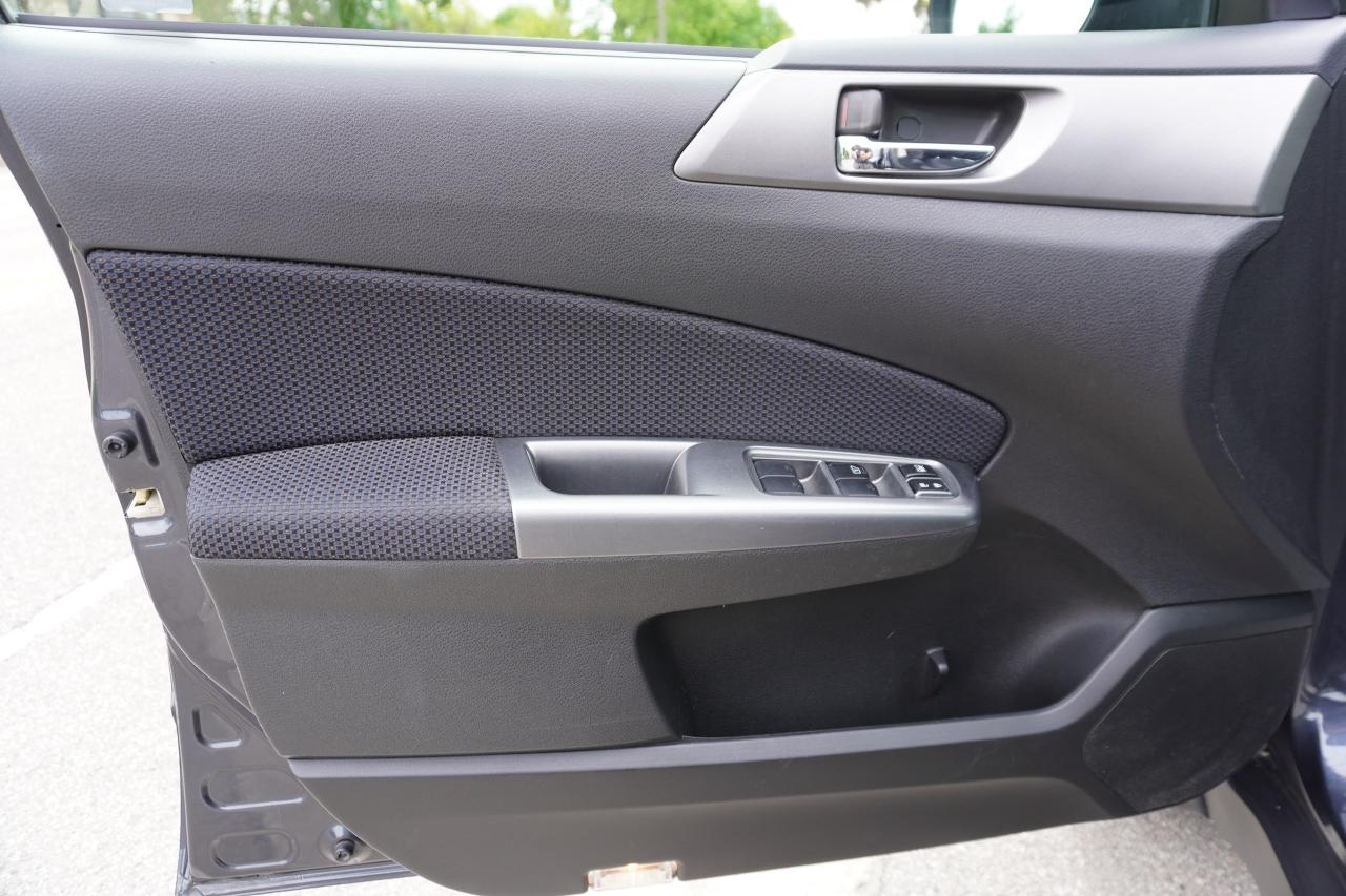 2012 Subaru Forester 5 SPEED MANUAL / TOURING / RECLINING REAR SEATS - Photo #10