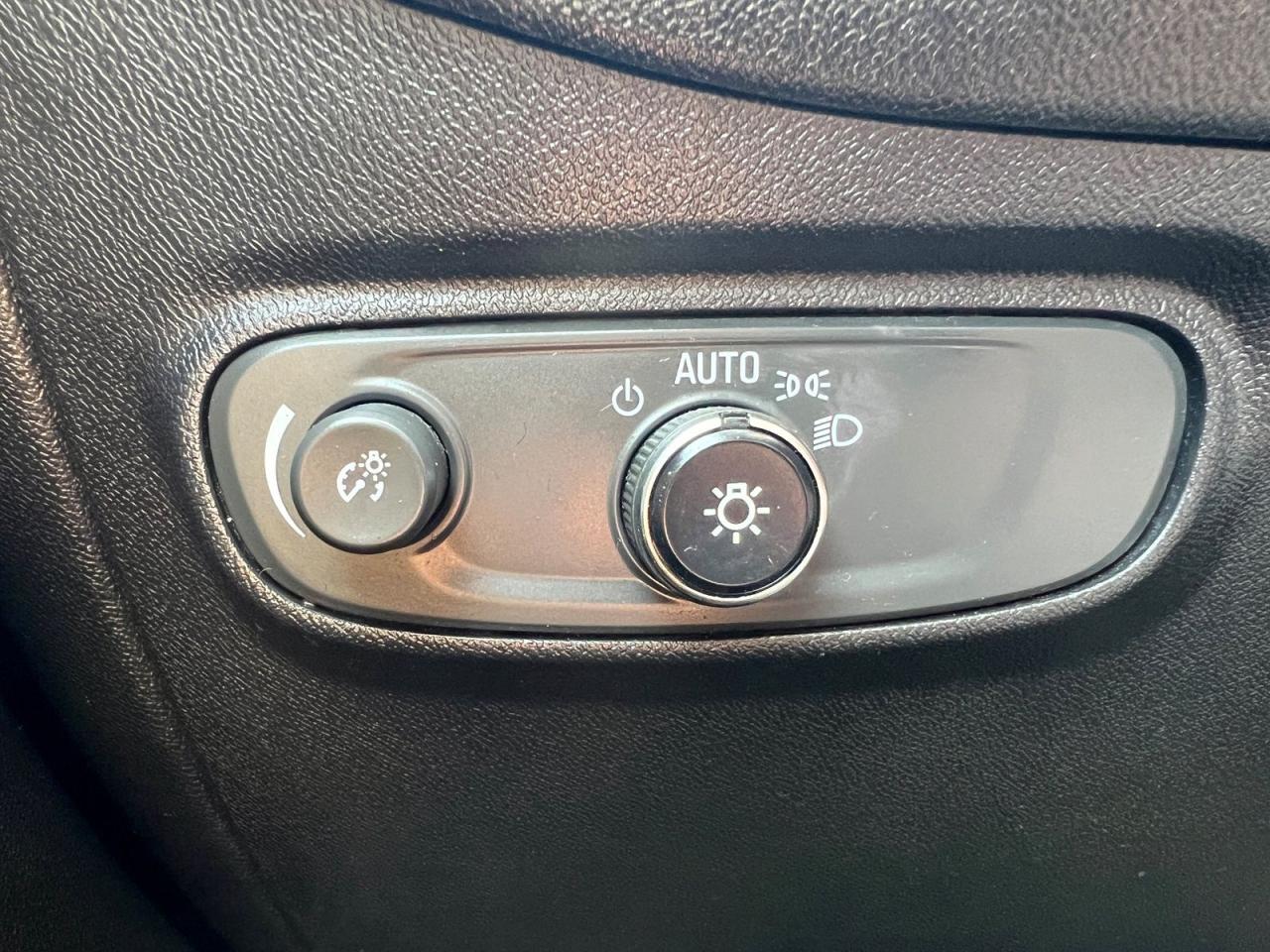 2018 Chevrolet Equinox LT AWD - Photo #23