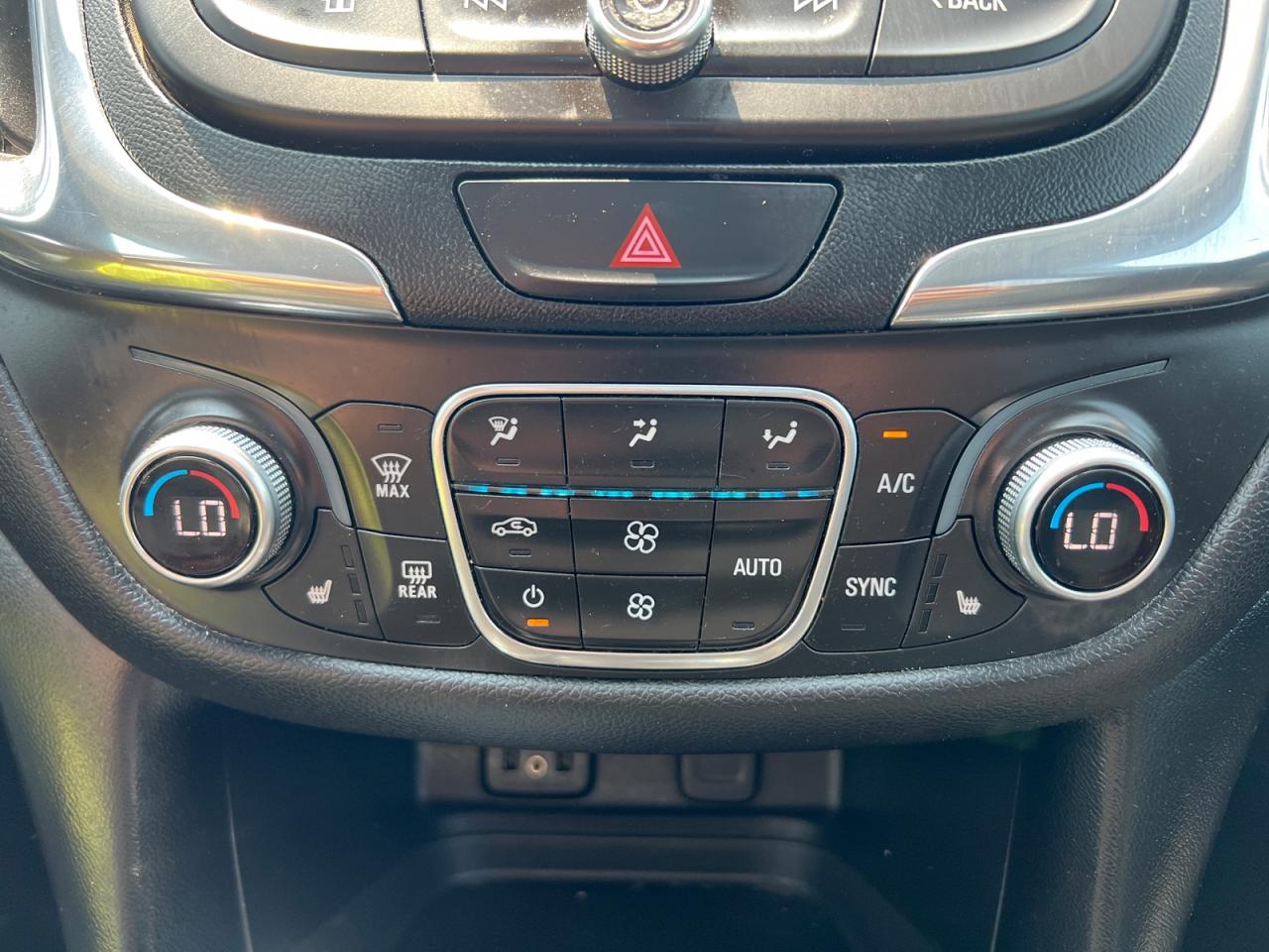 2018 Chevrolet Equinox LT AWD Photo