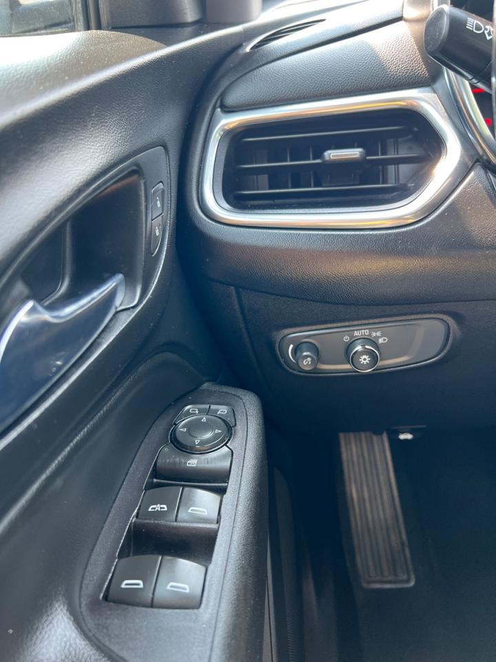 2018 Chevrolet Equinox LT AWD Photo