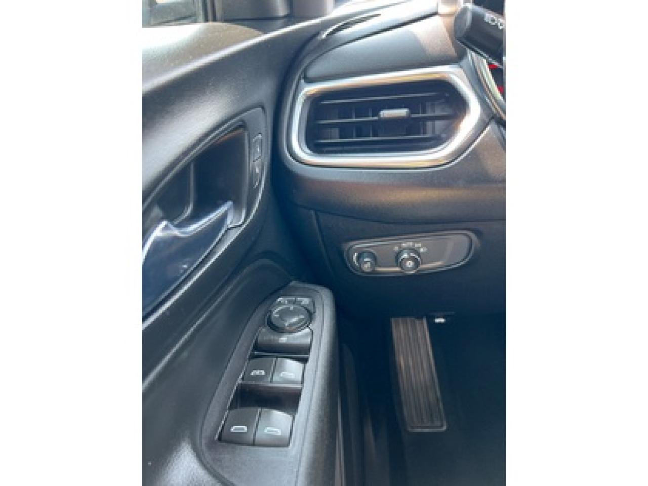 2018 Chevrolet Equinox LT AWD Photo