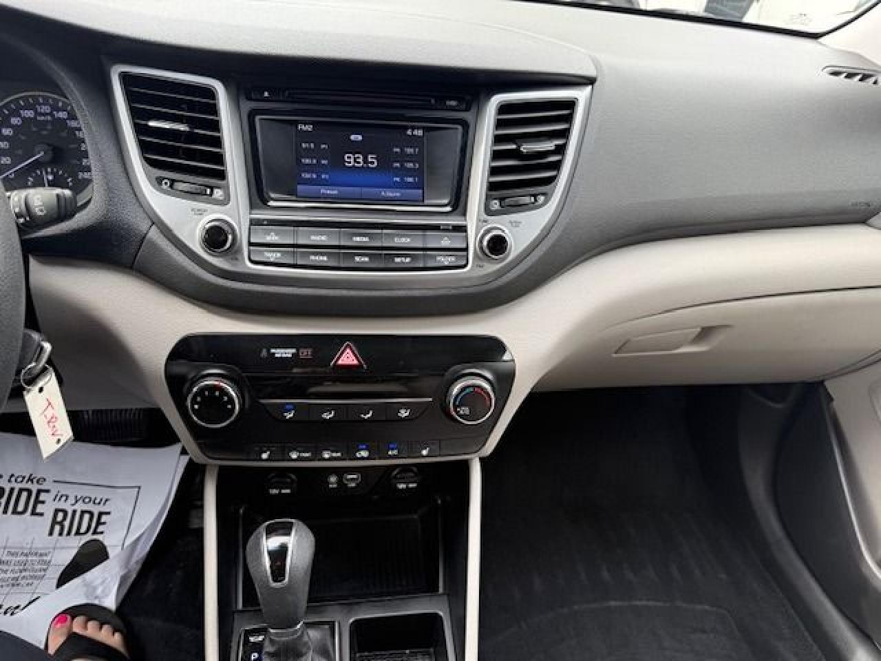 2017 Hyundai Tucson SE - Photo #2