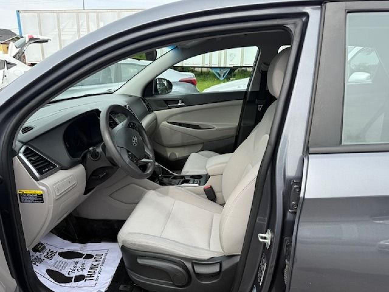 2017 Hyundai Tucson SE - Photo #6