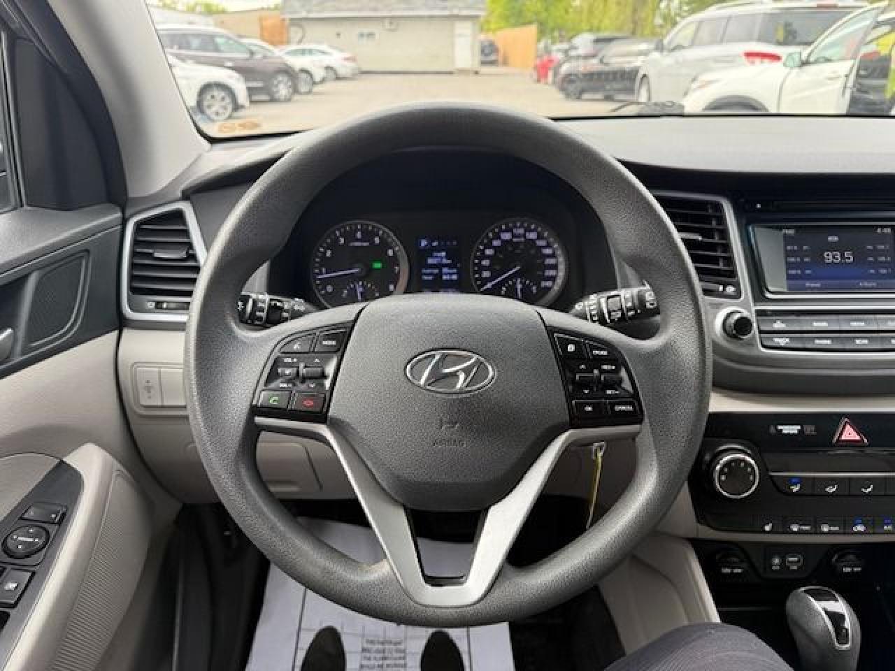 2017 Hyundai Tucson SE - Photo #11