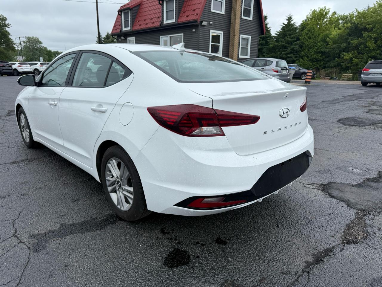 2020 Hyundai Elantra Preferred Photo4