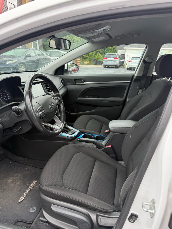 2020 Hyundai Elantra Preferred Photo