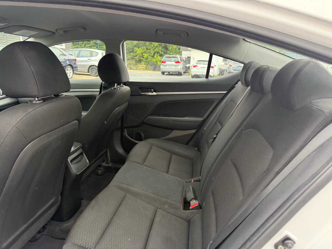 2020 Hyundai Elantra Preferred Photo12