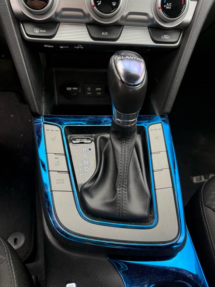 2020 Hyundai Elantra Preferred Photo