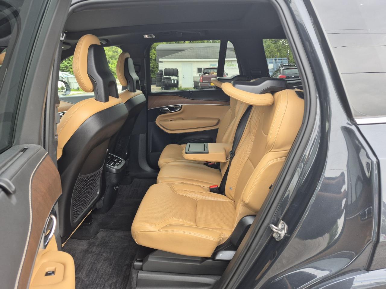 2017 Volvo XC90 AWD T6 Inscription 7-Passenger Photo14