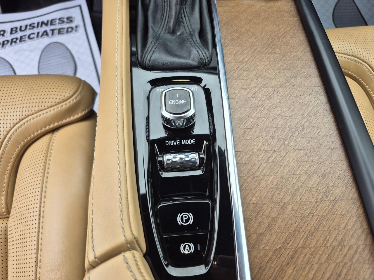2017 Volvo XC90 AWD T6 Inscription 7-Passenger Photo20