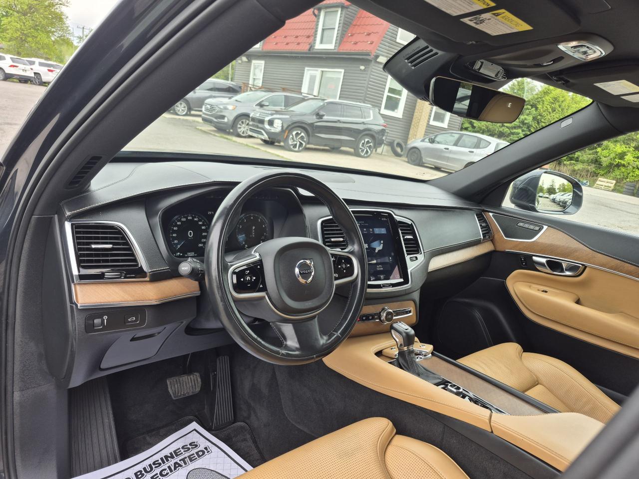 2017 Volvo XC90 AWD T6 Inscription 7-Passenger Photo11