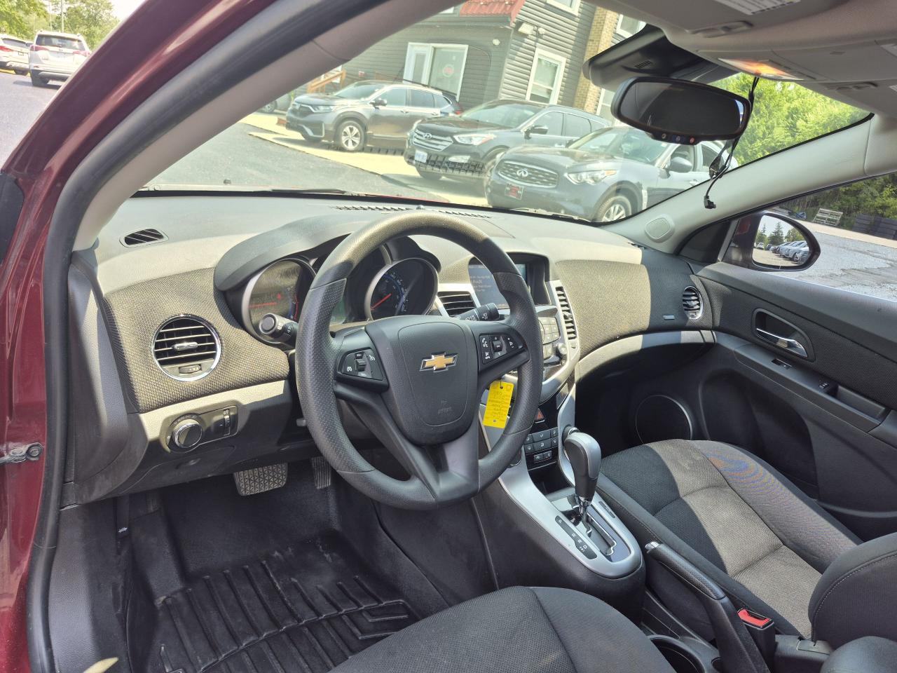 2015 Chevrolet Cruze 1LT Photo32