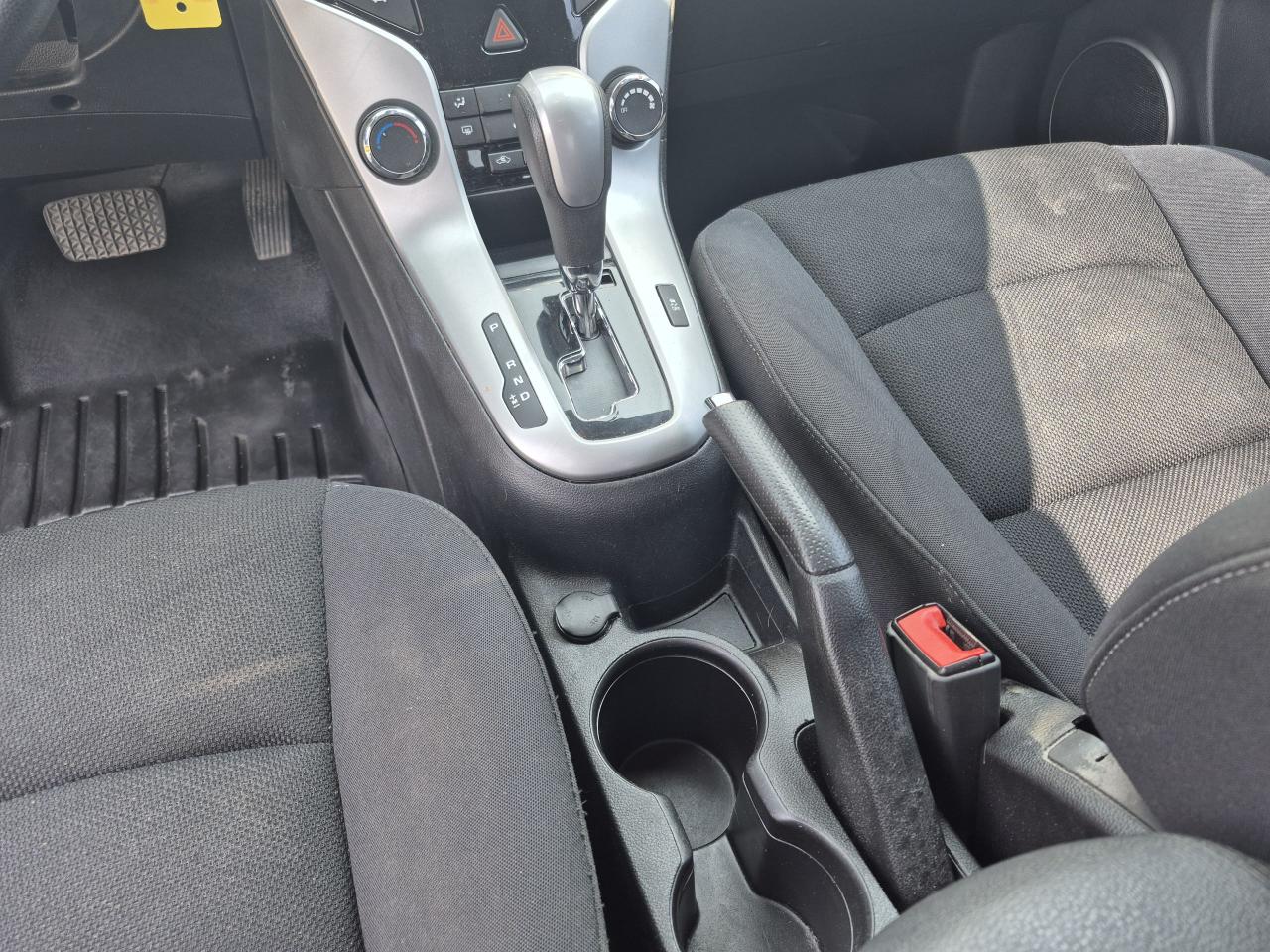 2015 Chevrolet Cruze 1LT Photo36